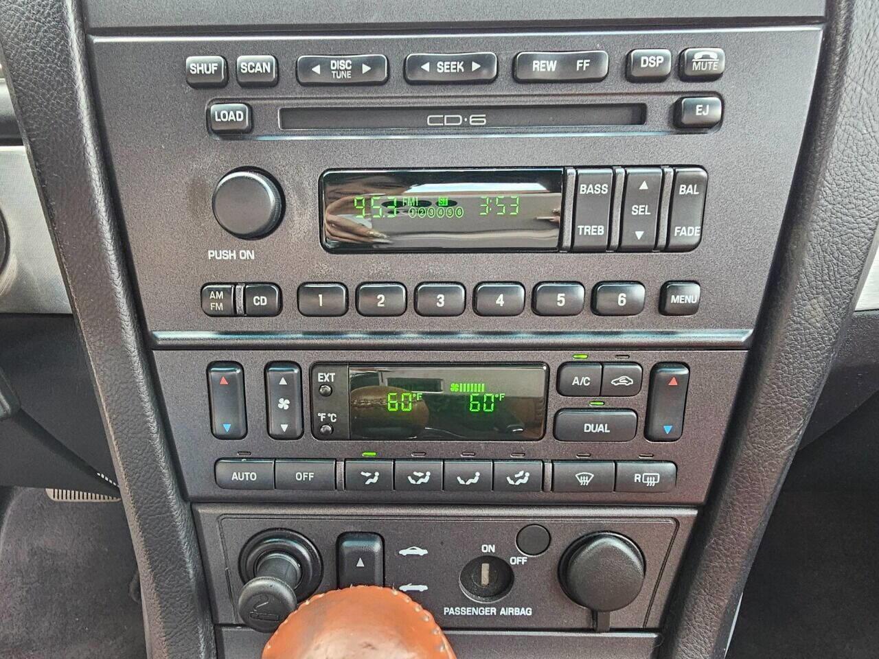 Used 2003 Ford Thunderbird image 20