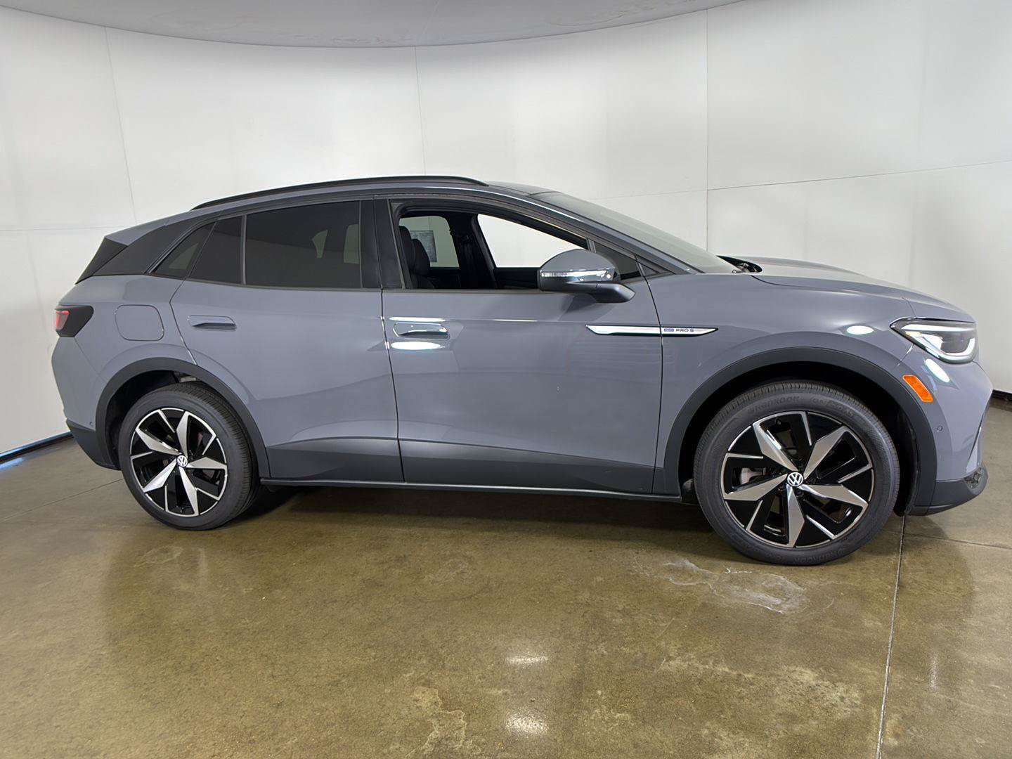 Used 2023 Volkswagen ID.4 Pro S AWD/4WD image 7