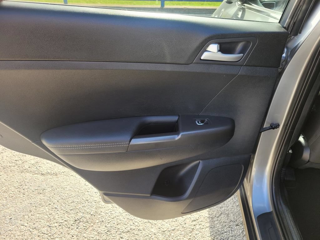 Used 2022 Kia Sportage LX FWD image 14