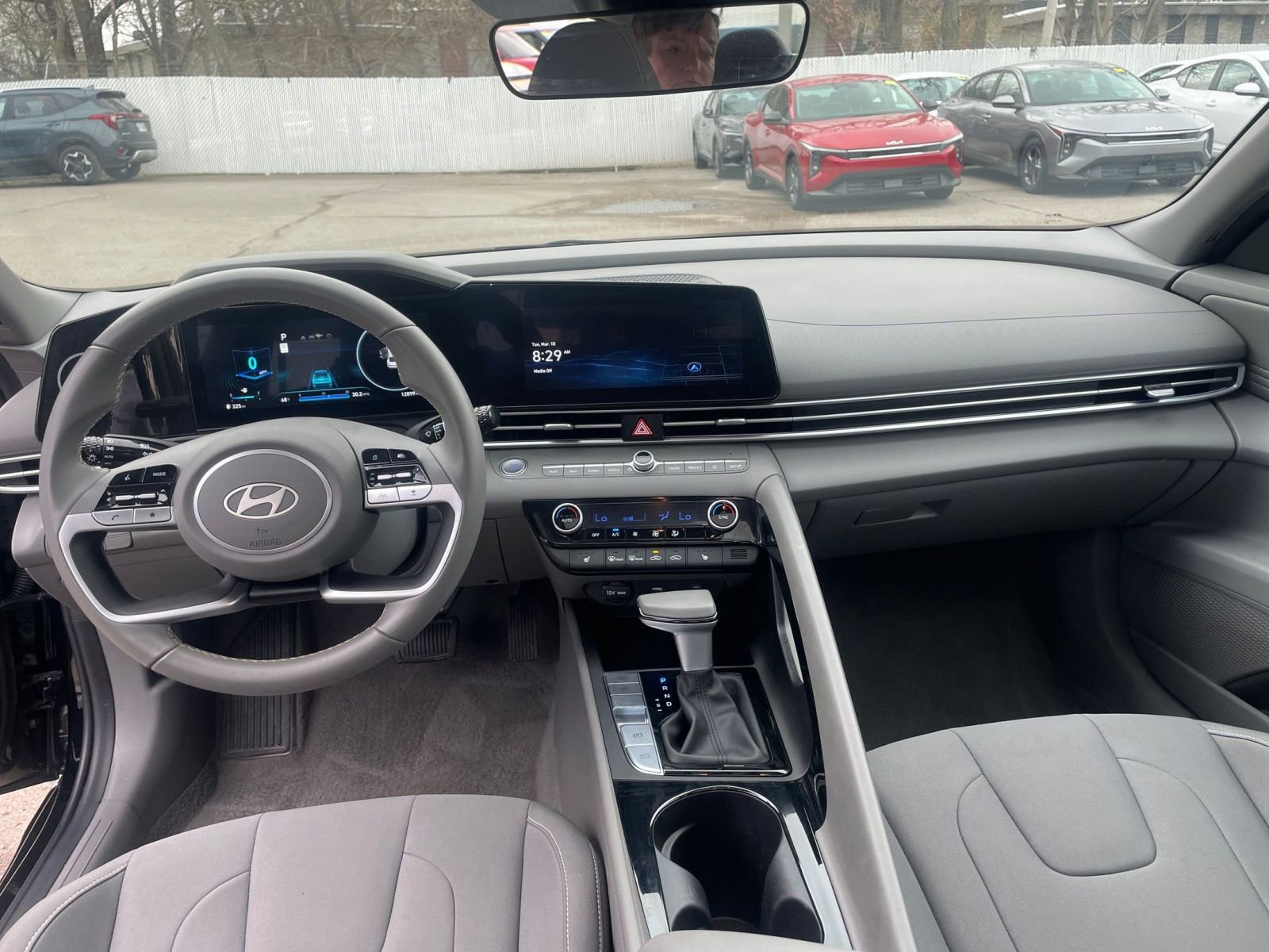 Used 2025 Hyundai Elantra SEL image 35