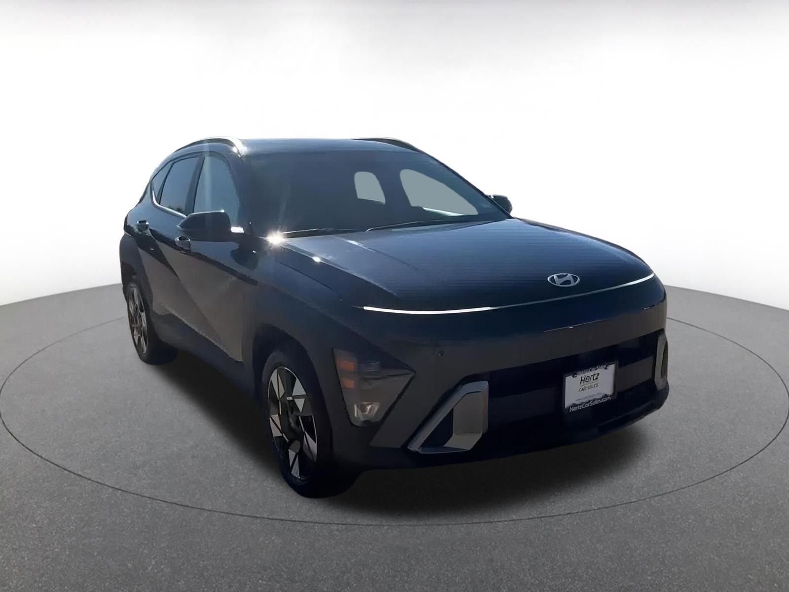 Used 2025 Hyundai Kona SEL image 3