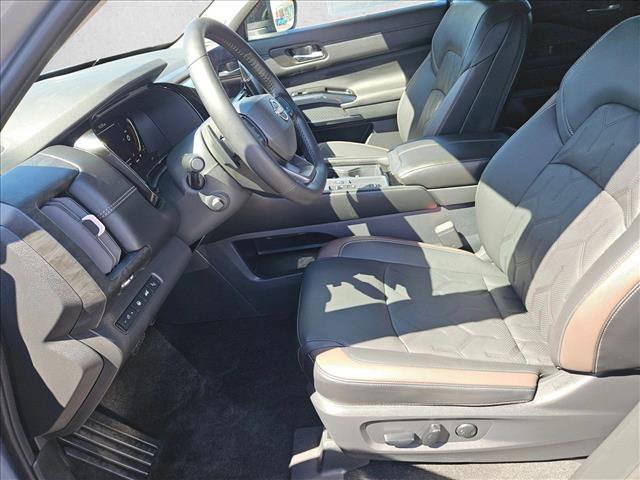 New 2026 Nissan Pathfinder Platinum image 4