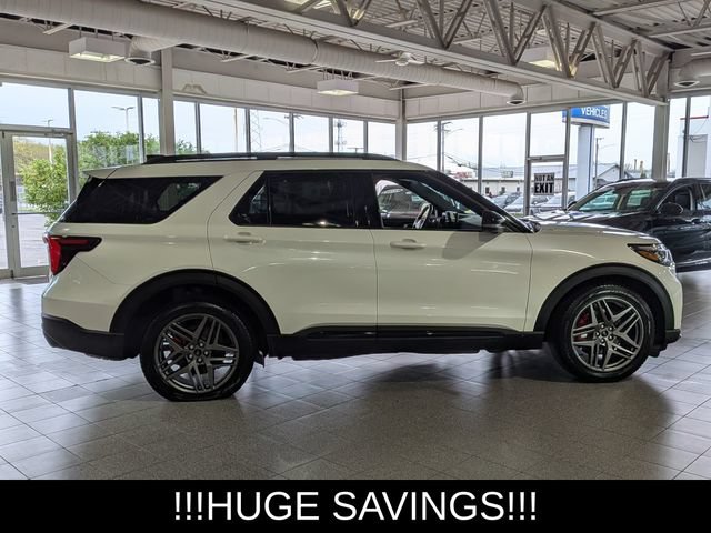 Used 2025 Ford Explorer ST AWD/4WD image 9