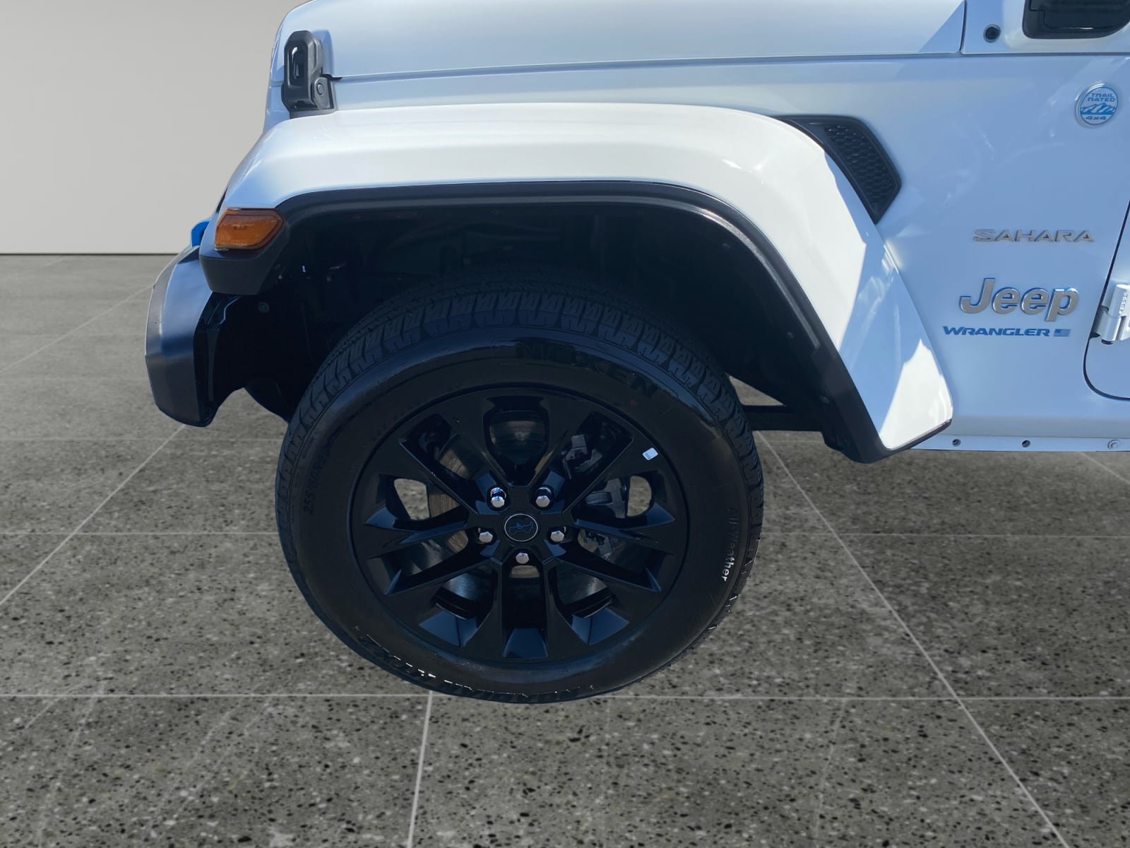 Used 2024 Jeep Wrangler Unlimited Sahara AWD/4WD image 14
