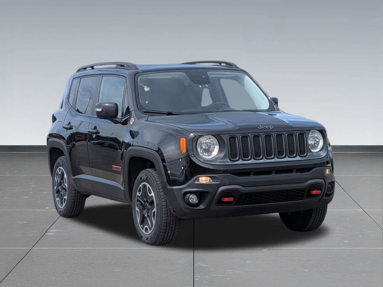 Used 2016 Jeep Renegade Trailhawk w/ Premium Trailhawk Package AWD/4WD image 7