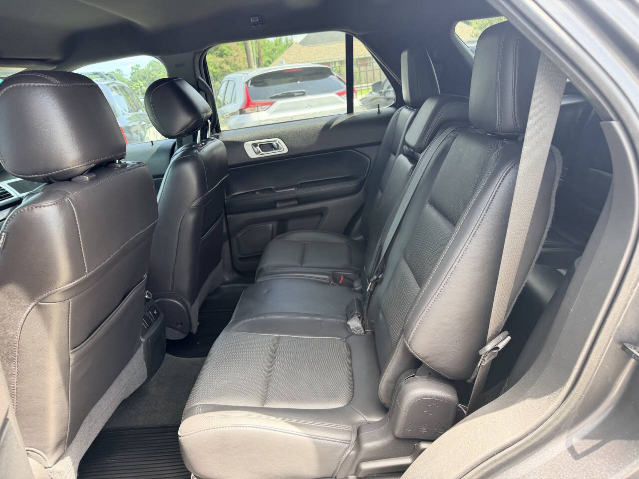 Used 2015 Ford Explorer Limited w/ Equipment Group 301A FWD image 18