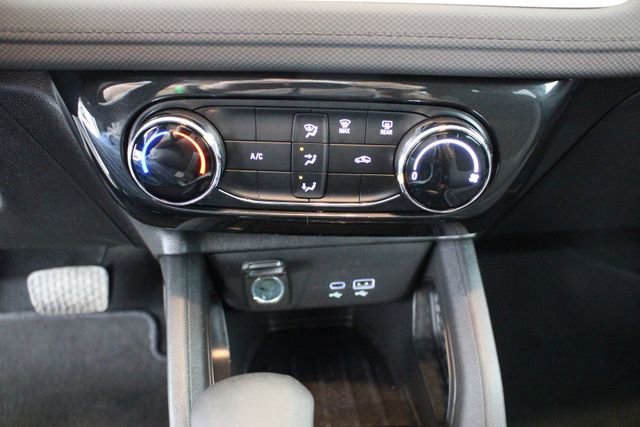 Used 2025 Chevrolet TrailBlazer LT w/ Driver Confidence Package image 23