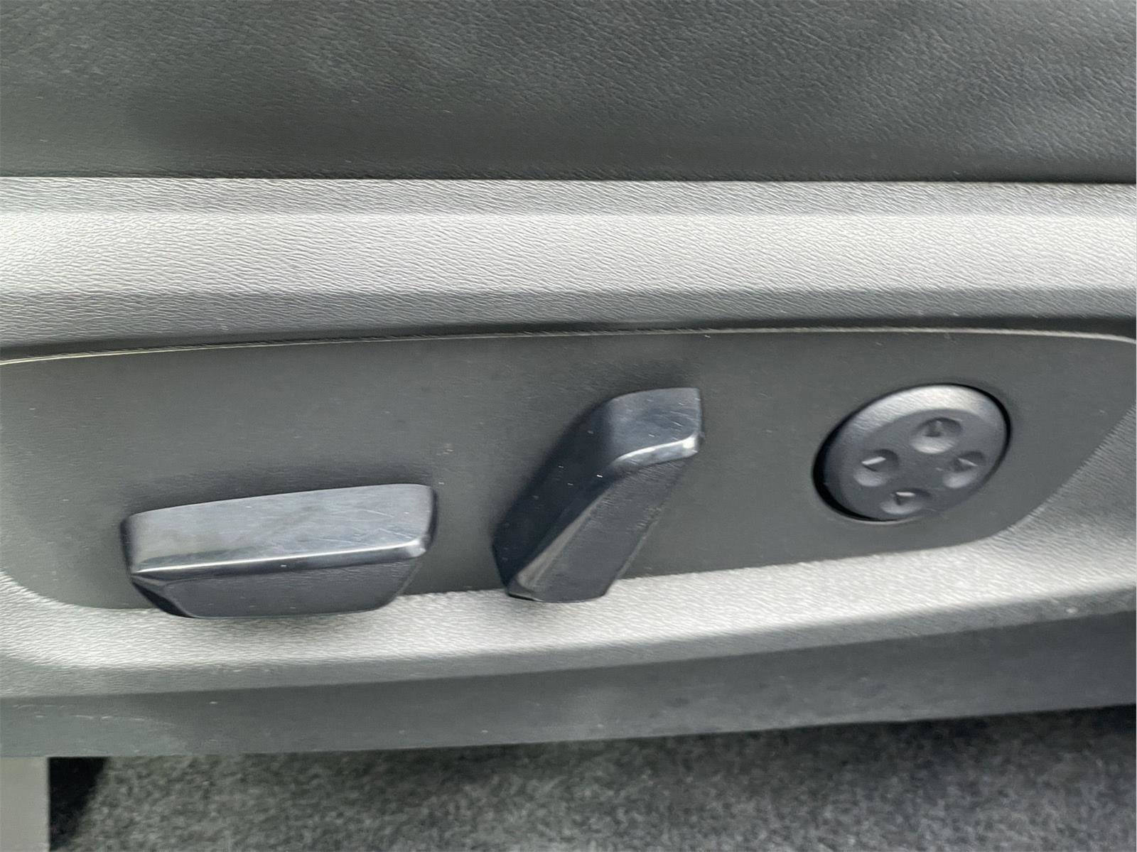 Used 2022 Nissan Pathfinder SL AWD/4WD image 26