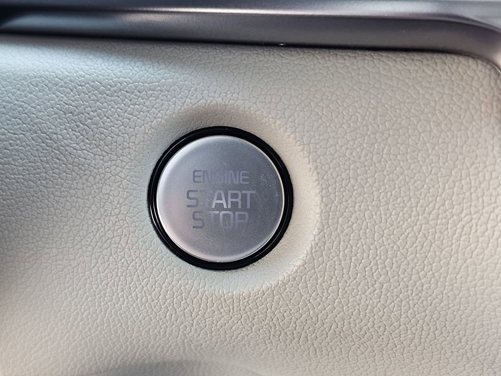 Used 2025 Kia Sorento S w/ Panoramic Sunroof Package image 24