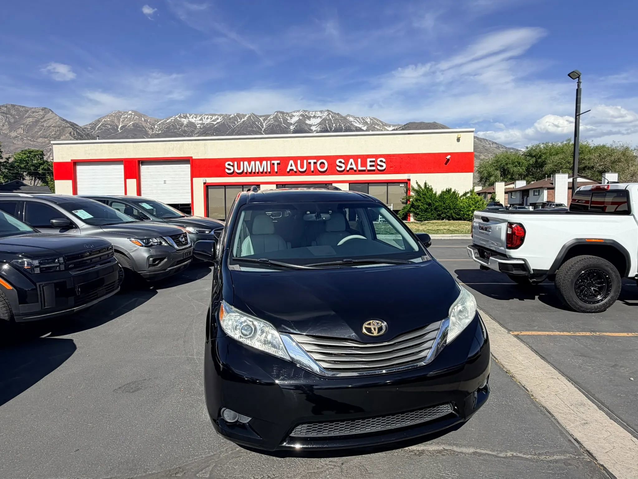 Used 2014 Toyota Sienna XLE w/ XLE Premium Package AWD/4WD image 9