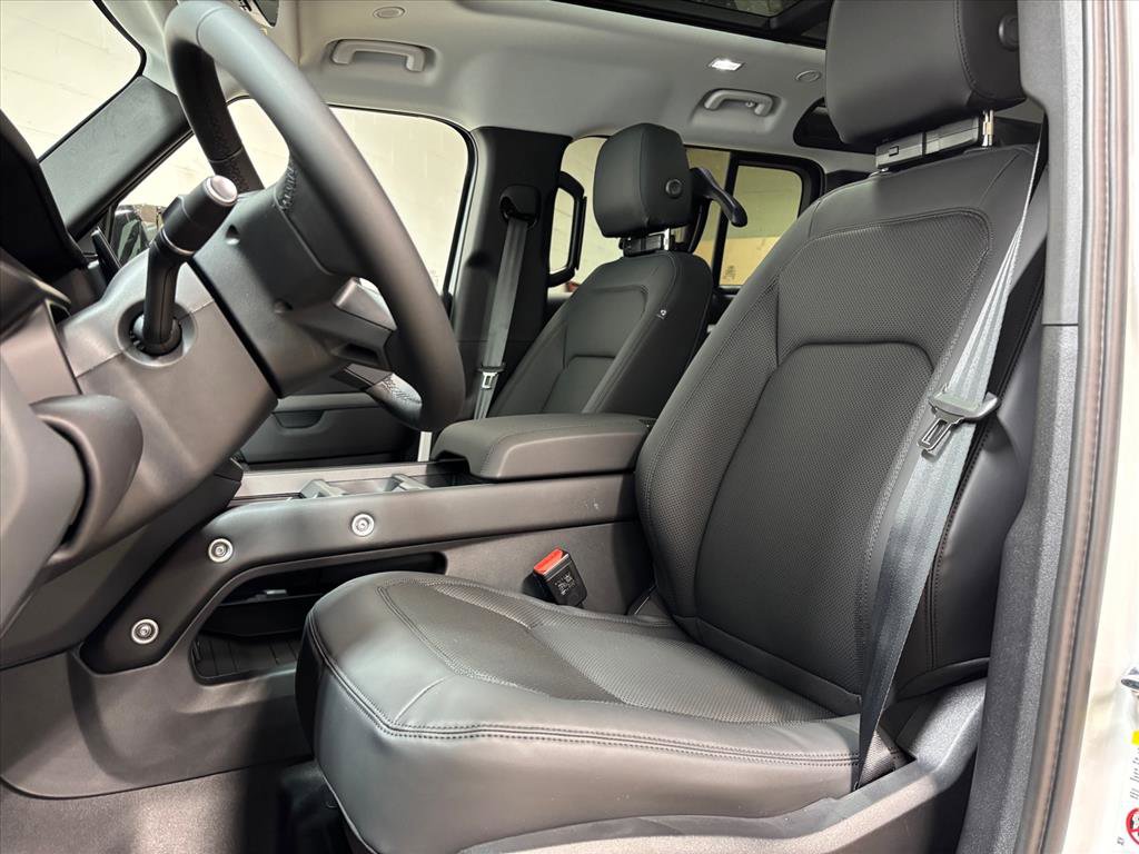 Used 2026 Land Rover Defender 110 S image 23