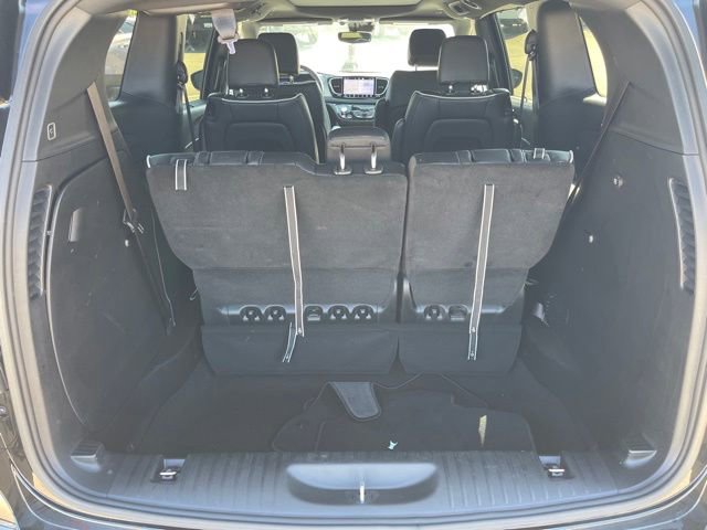 Used 2026 Chrysler Pacifica Limited FWD image 7