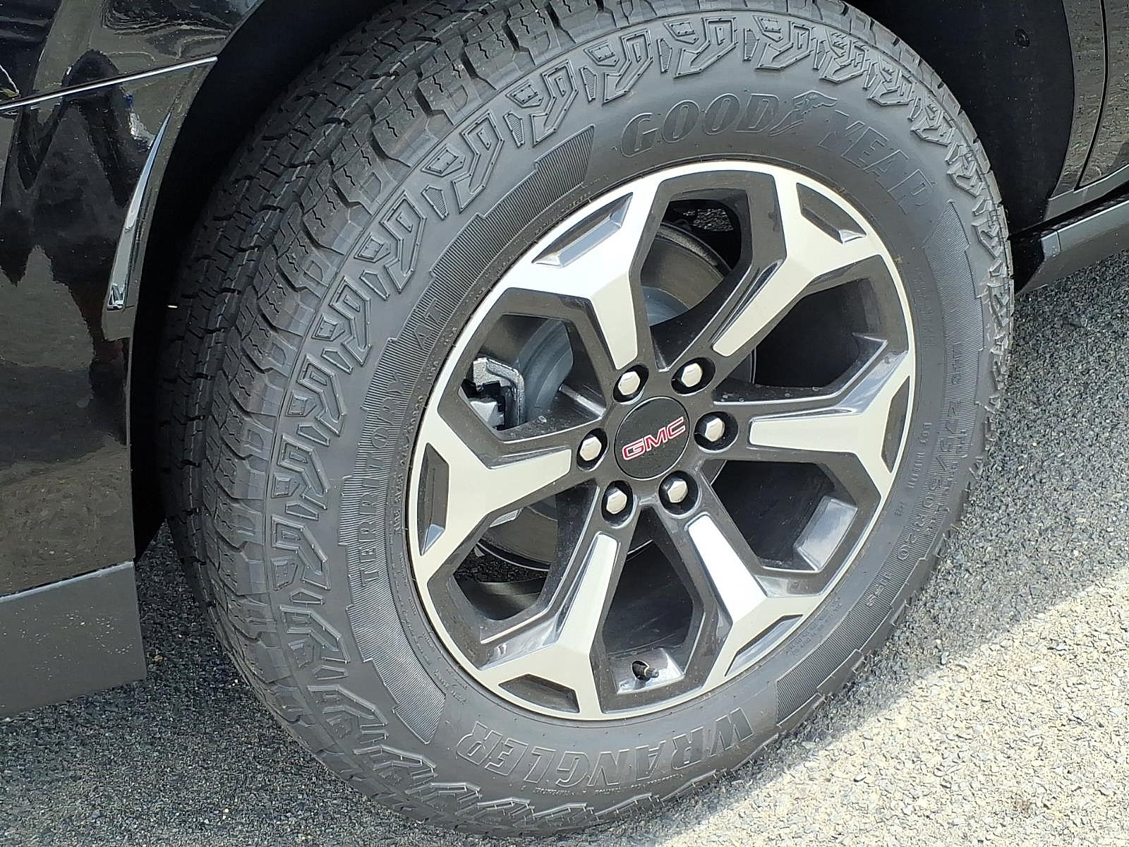 New 2026 GMC Yukon AT4 Ultimate AWD/4WD image 7