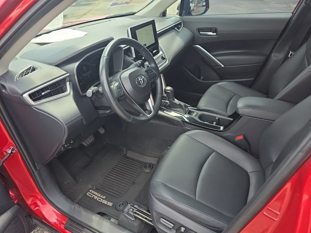 Certified 2025 Toyota Corolla Cross XLE AWD/4WD image 8