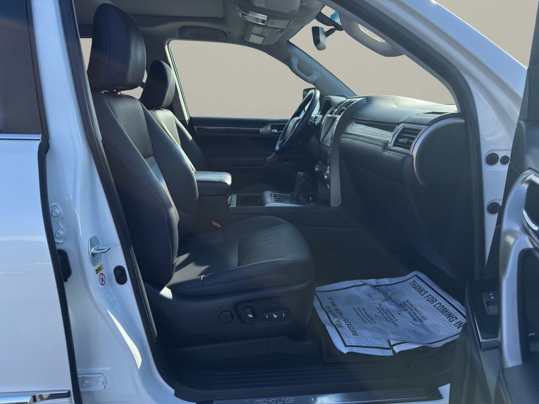 Used 2019 Lexus GX 460 image 18
