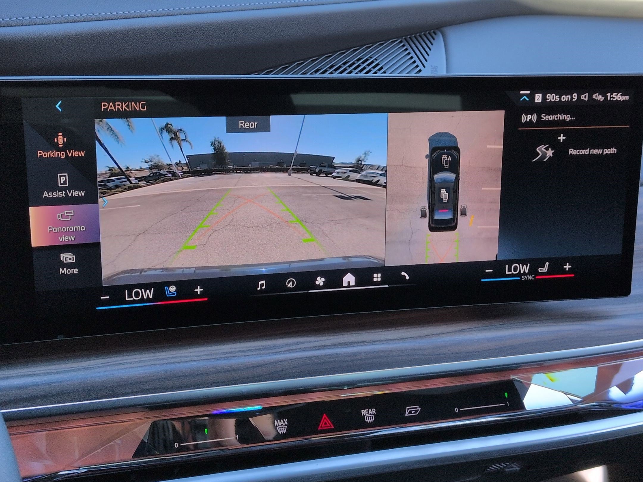 Certified 2024 BMW 760i xDrive w/ Premium Package 2 image 25