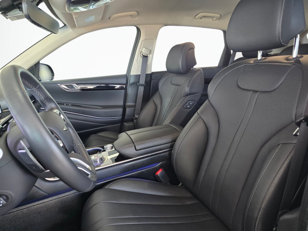 Used 2025 Genesis GV80 2.5T Standard AWD/4WD image 19