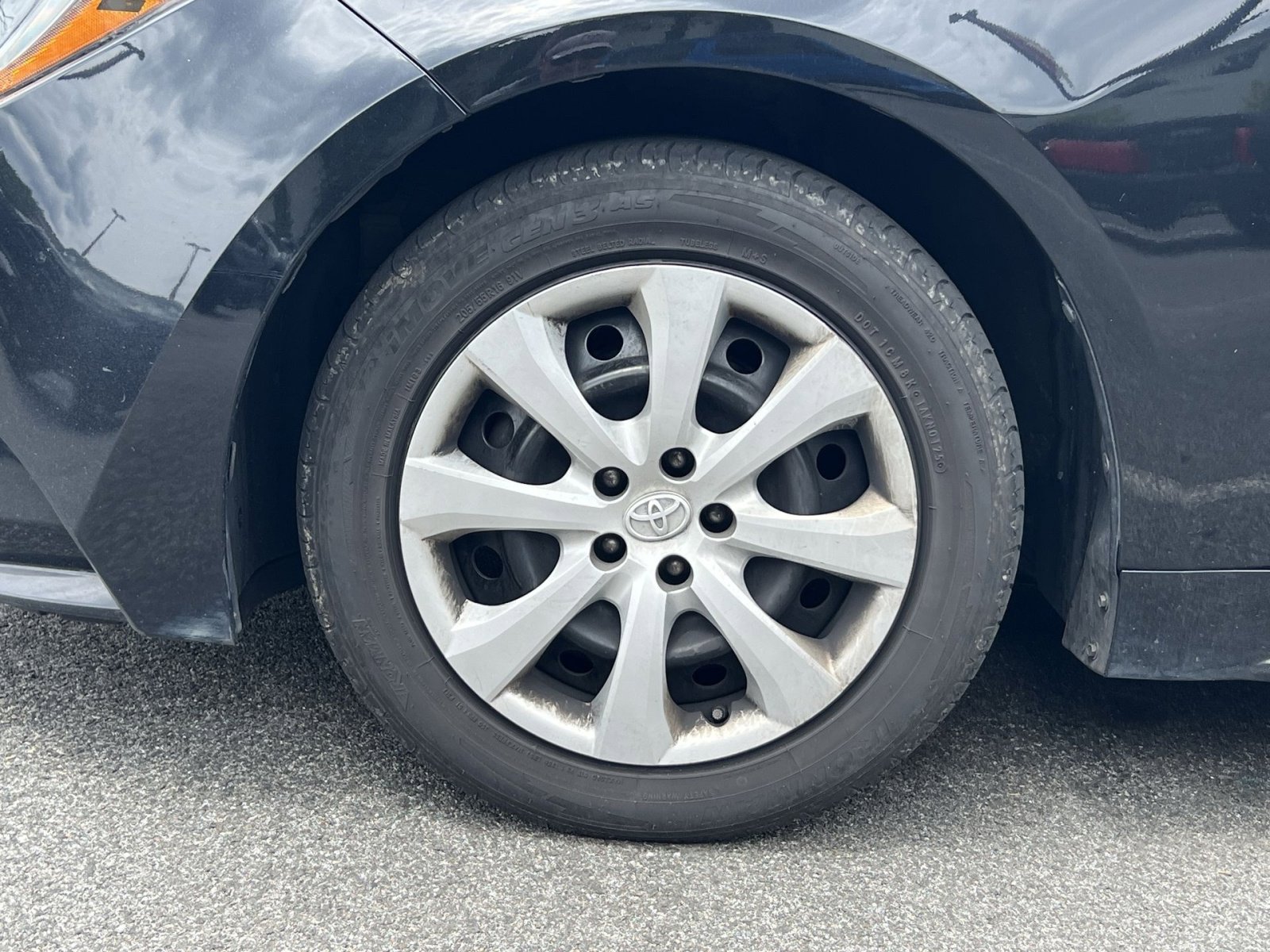 Used 2021 Toyota Corolla LE FWD image 12