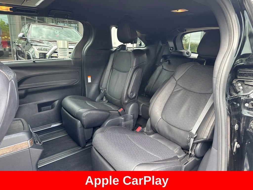 Used 2025 Toyota Sienna Platinum AWD/4WD image 15