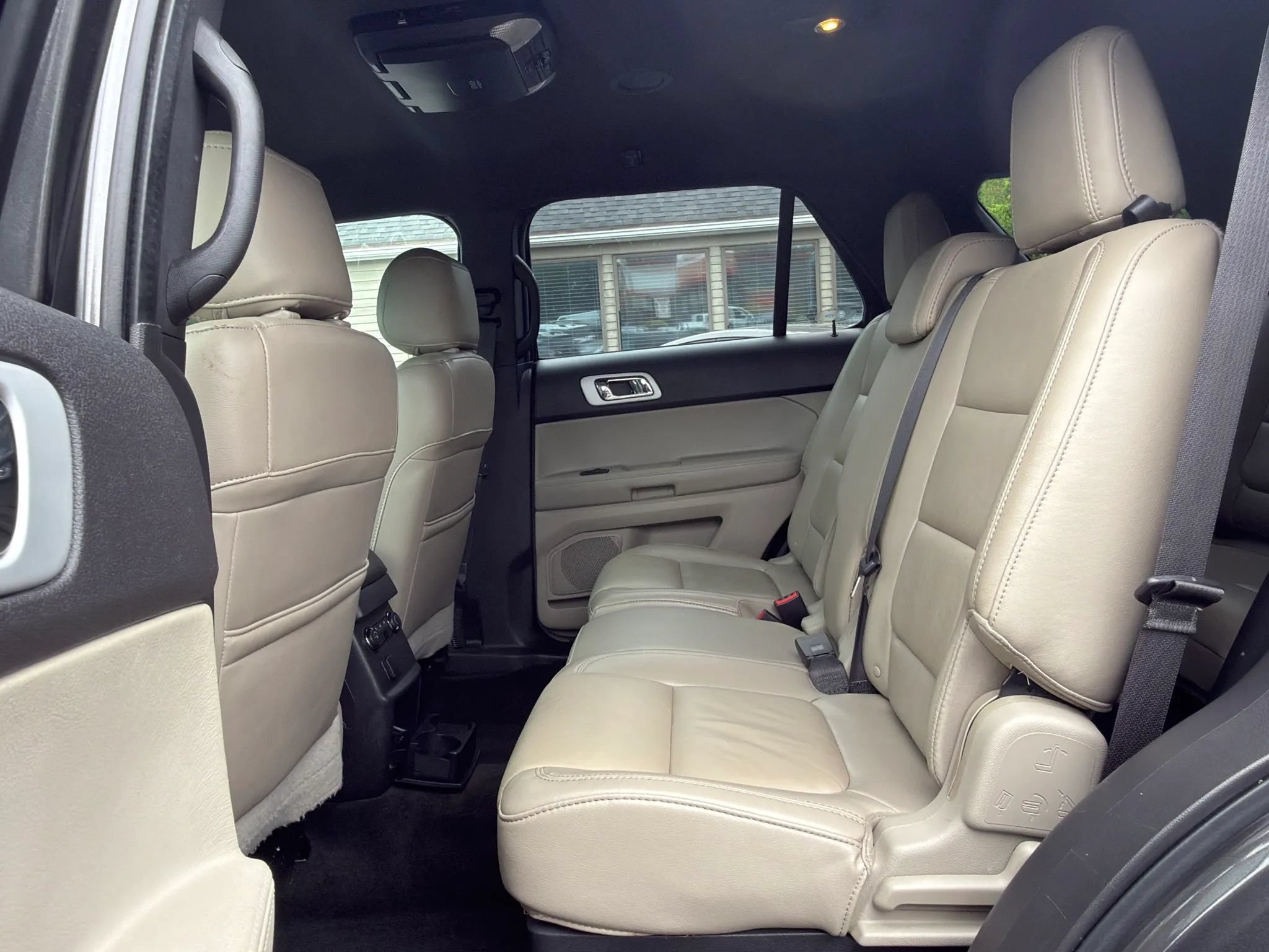Used 2015 Ford Explorer XLT w/ Equipment Group 202A AWD/4WD image 19