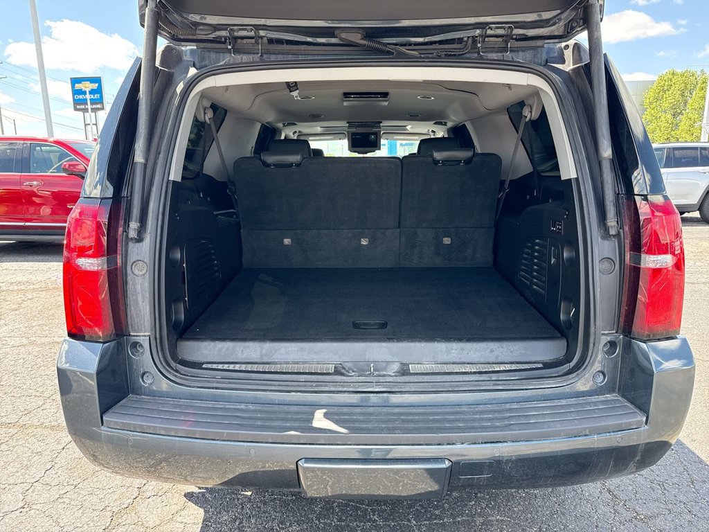 Used 2020 Chevrolet Suburban Premier AWD/4WD image 25