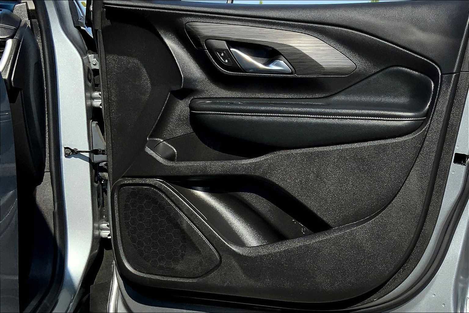 Certified 2024 GMC Terrain SLT image 16