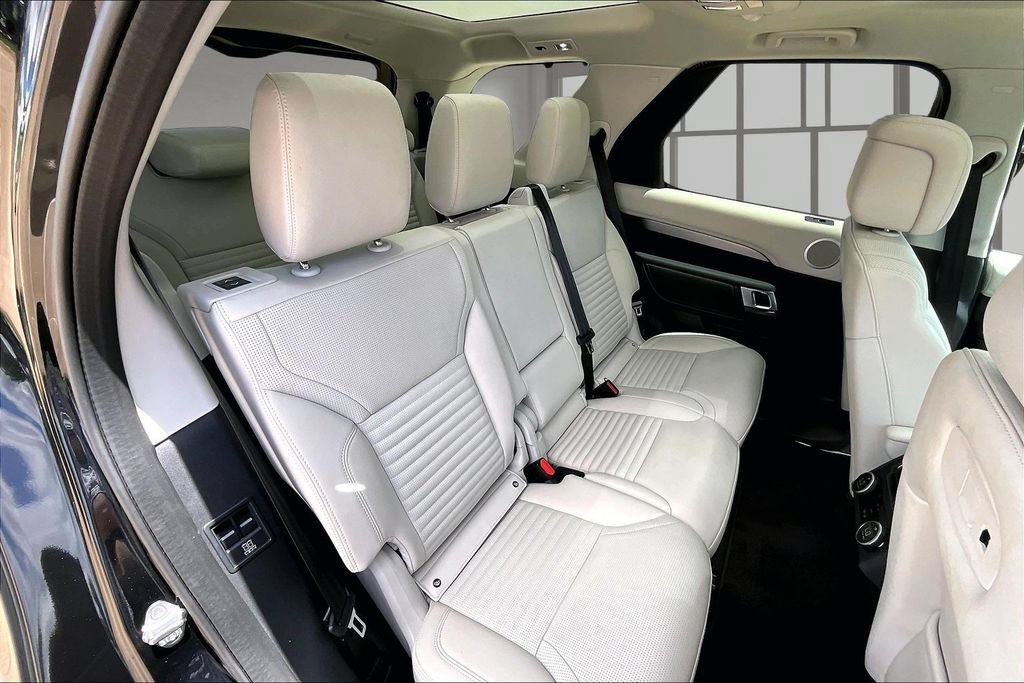 Certified 2025 Land Rover Discovery Dynamic SE AWD/4WD image 27