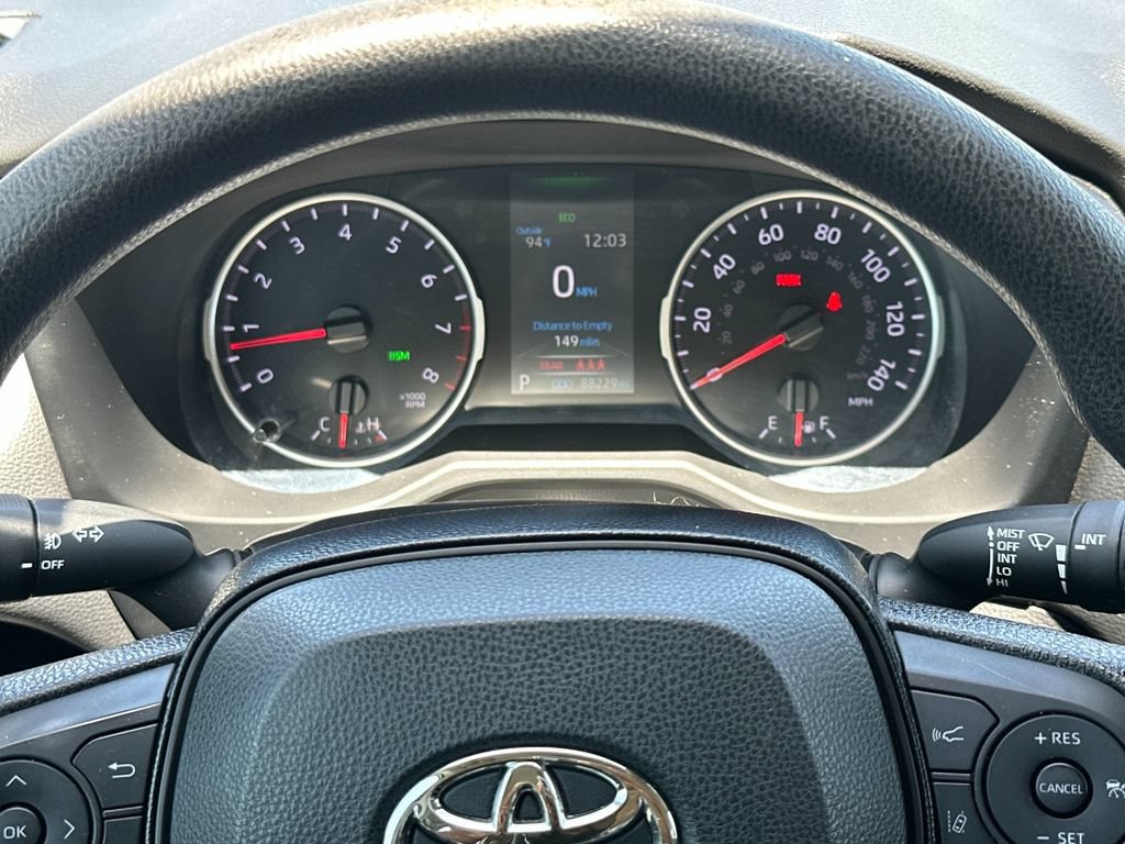 Used 2021 Toyota RAV4 XLE w/ Convenience Package FWD image 26