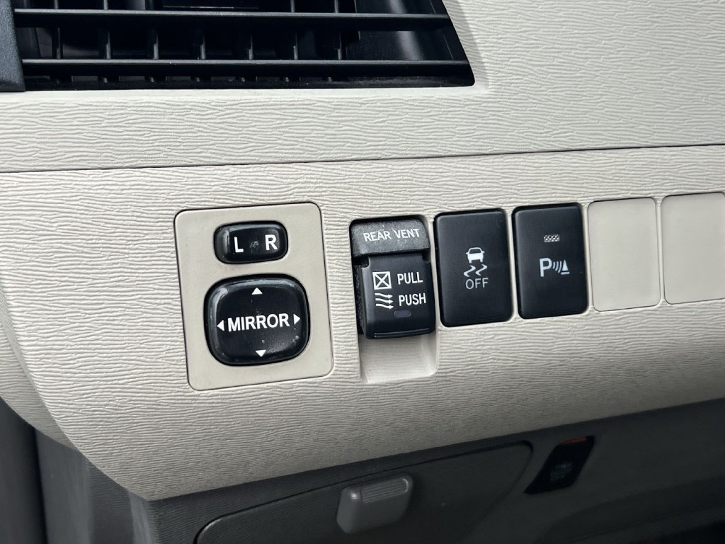 Used 2013 Toyota Sienna XLE w/ Entertainment Pkg FWD image 27