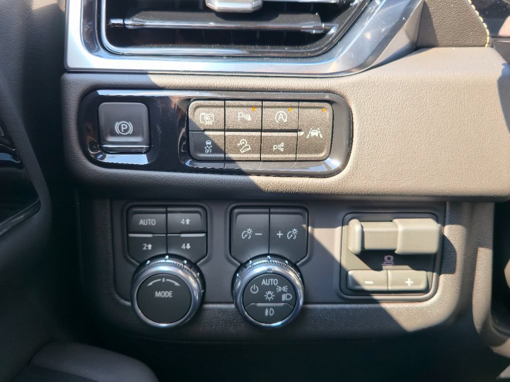 New 2026 GMC Yukon XL Elevation w/ Elevation Premium Package AWD/4WD image 16
