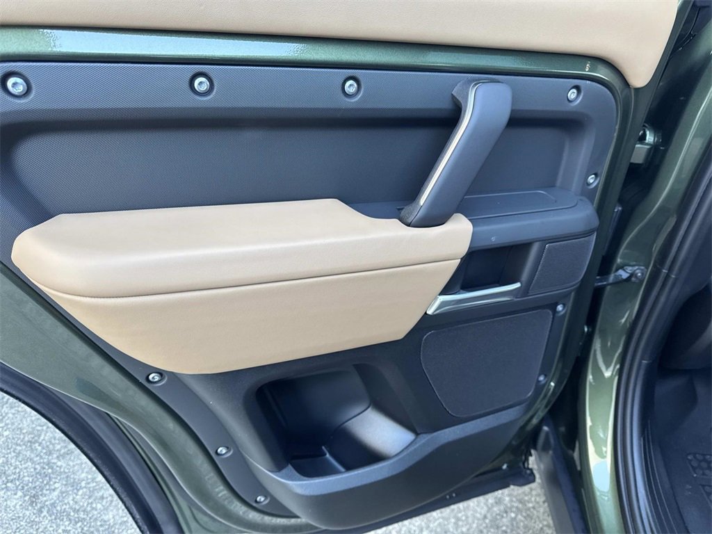 New 2026 Land Rover Defender 130 X-Dynamic SE image 11