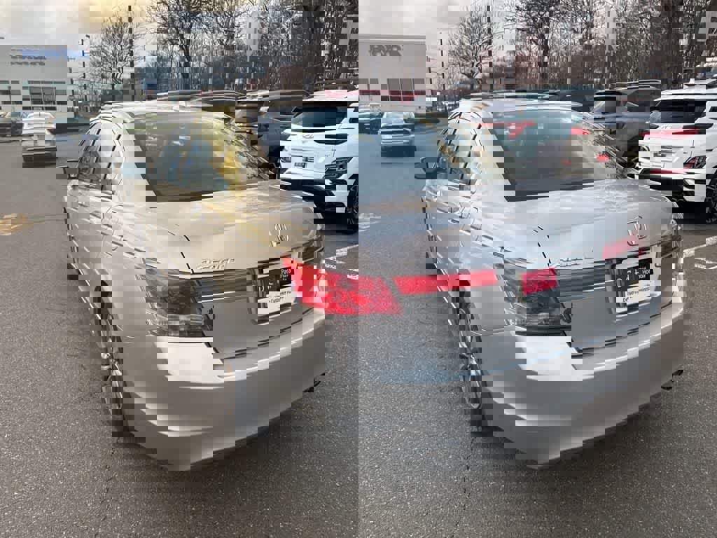 Used 2011 Honda Accord EX-L image 17