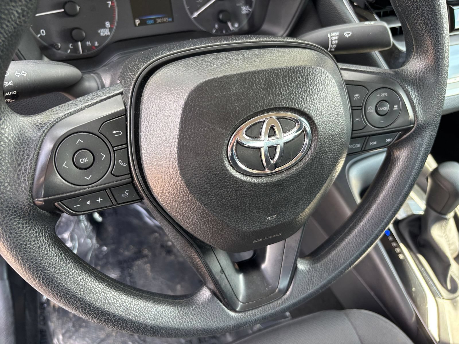 Used 2025 Toyota Corolla LE FWD image 25