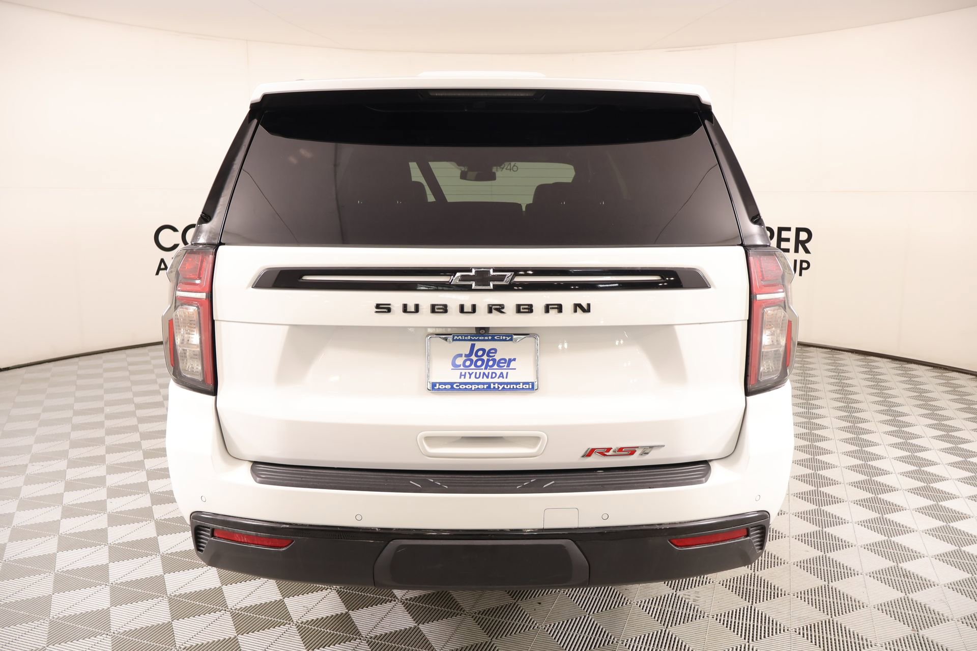 Used 2024 Chevrolet Suburban RST w/ Luxury Package RWD image 22