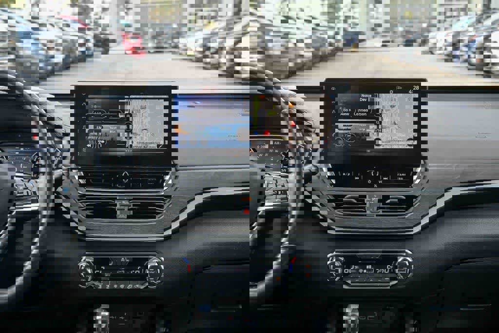 Used 2023 Nissan Altima 2.5 SL FWD image 13