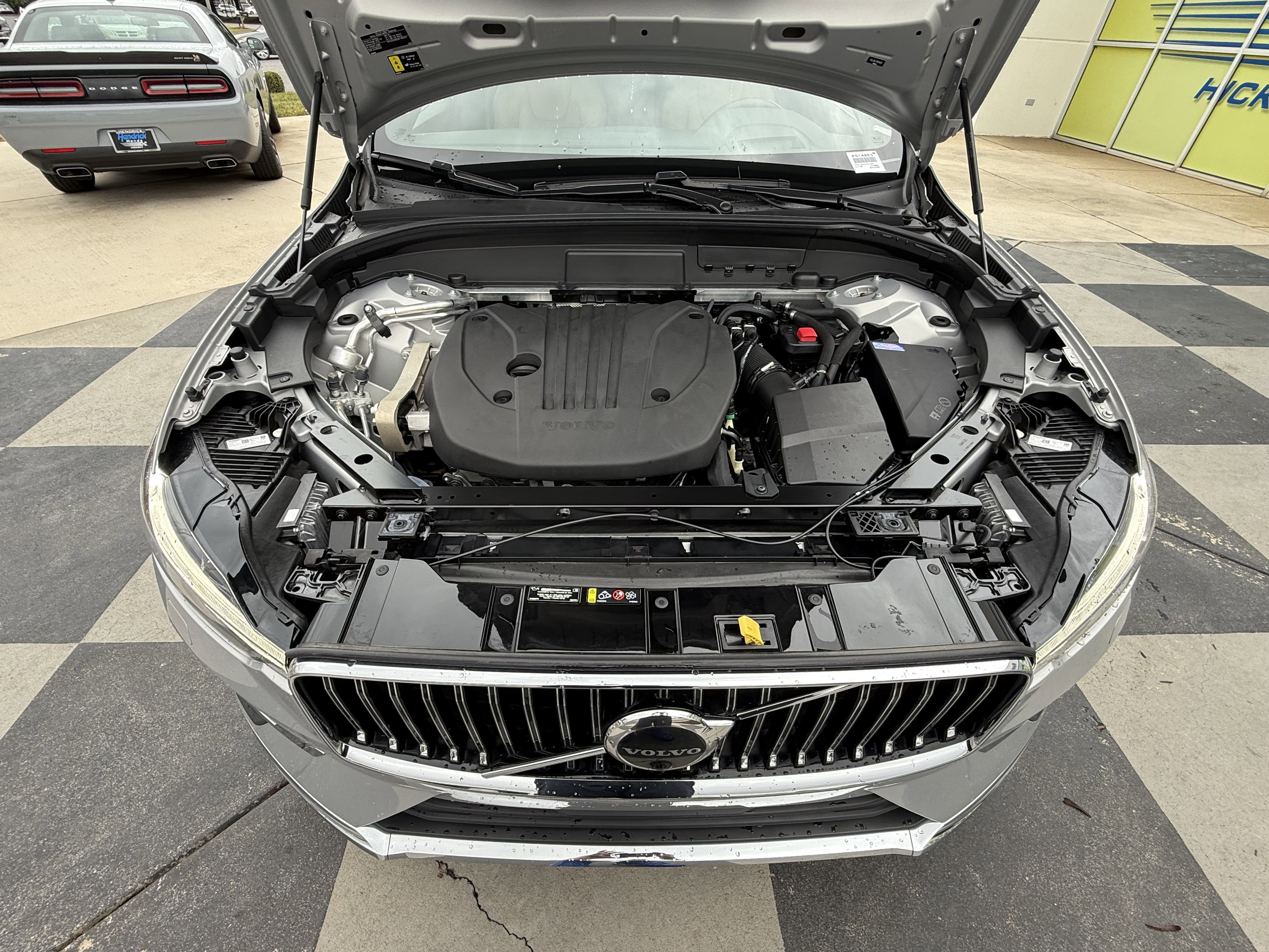 Used 2022 Volvo XC60 B5 Inscription w/ Advanced Package image 36