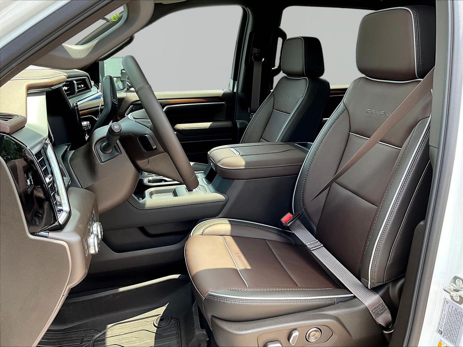 New 2026 GMC Sierra 2500 Denali w/ Denali Reserve Package AWD/4WD image 17
