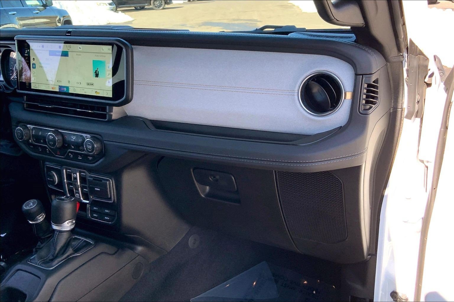 Used 2025 Jeep Wrangler Sahara w/ Safety Group image 16