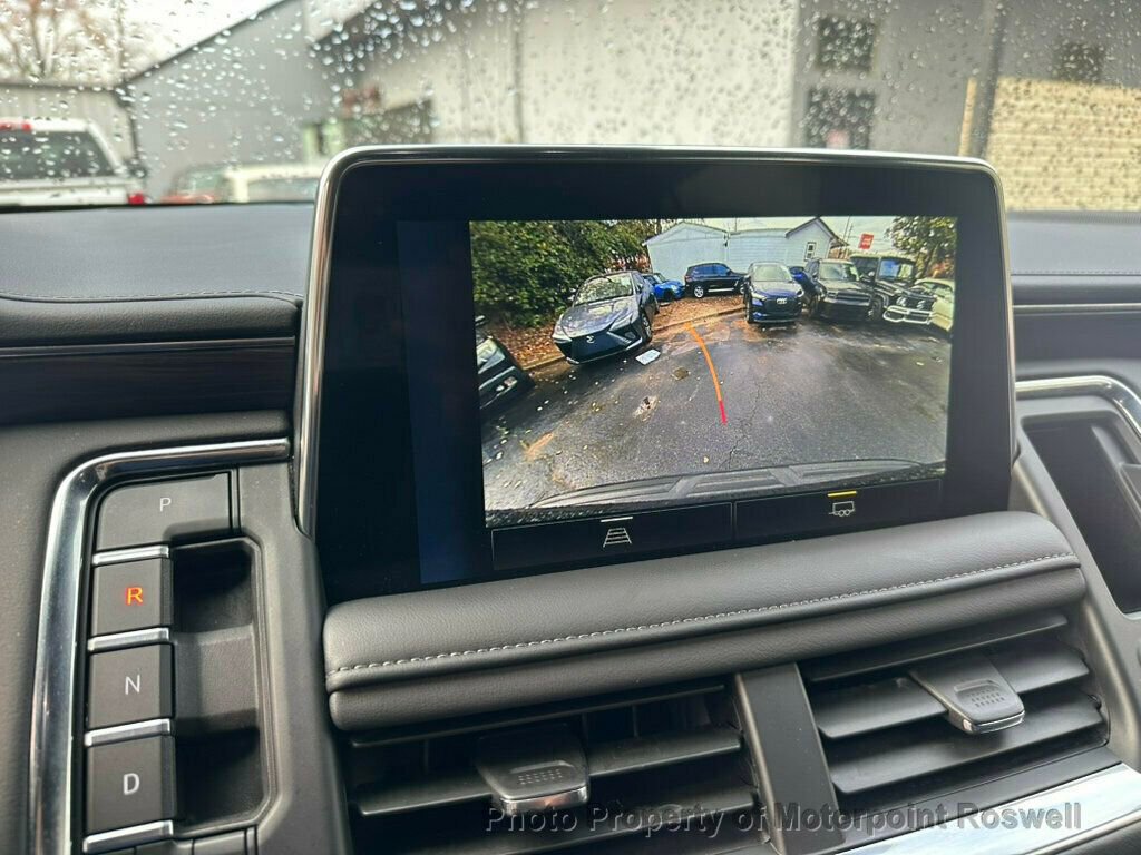 Used 2024 Chevrolet Suburban LT RWD image 17