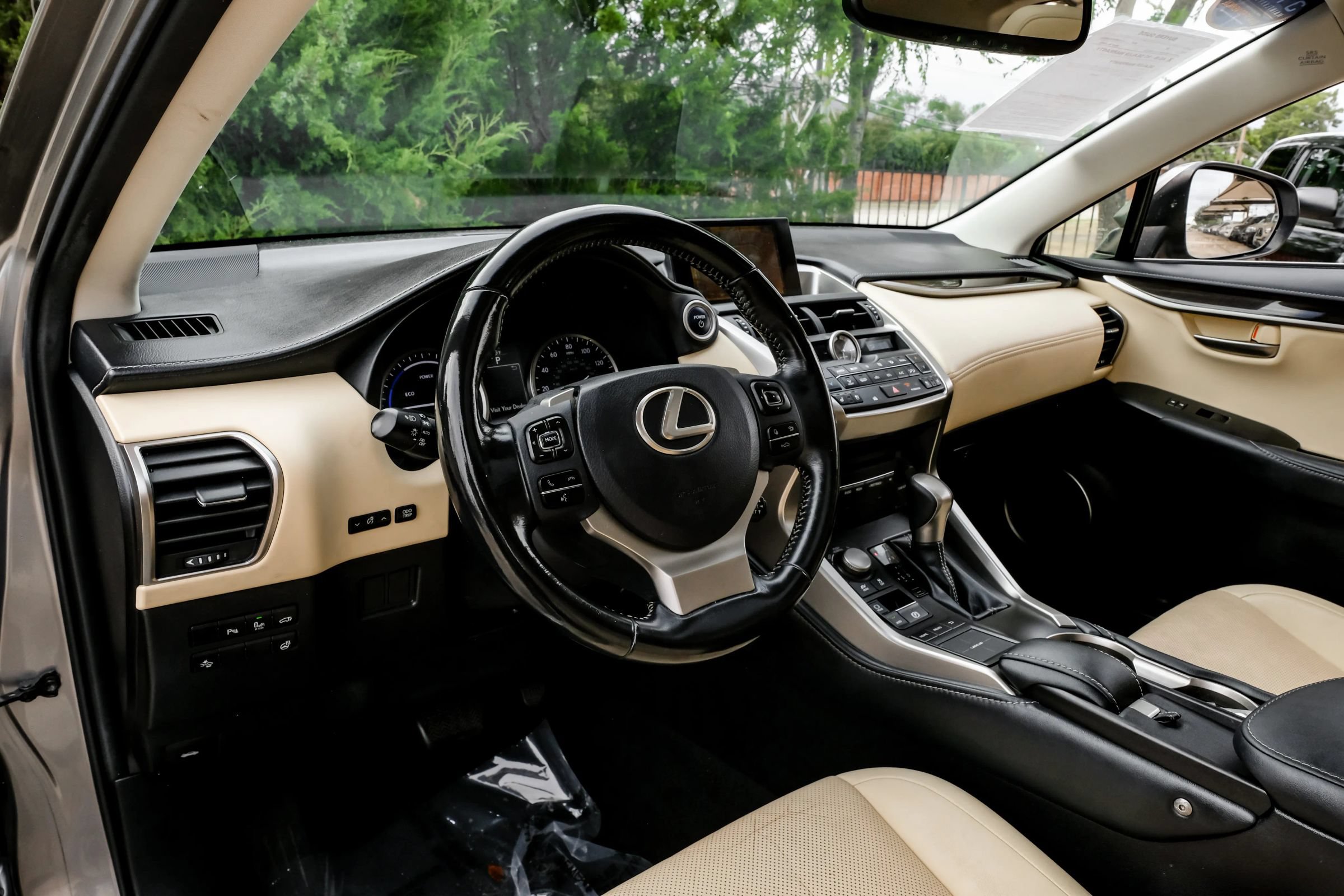 Used 2016 Lexus NX 300h FWD w/ Luxury Package image 3