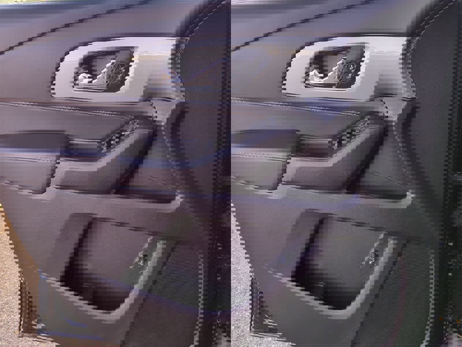 Used 2020 Chevrolet Traverse LT image 30