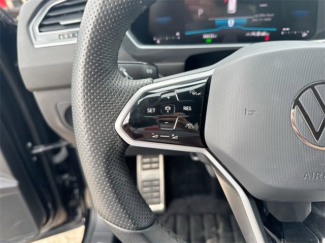 Used 2024 Volkswagen Tiguan SE R-Line w/ MDO Package, Three-Row image 31