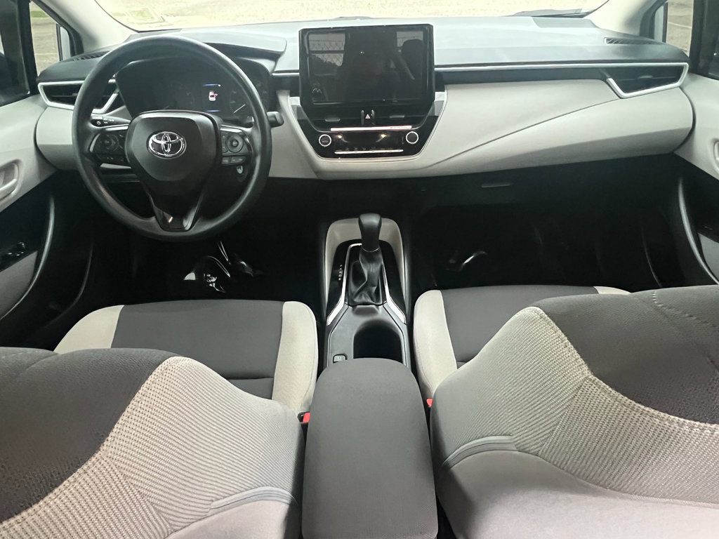 Used 2025 Toyota Corolla LE FWD image 11