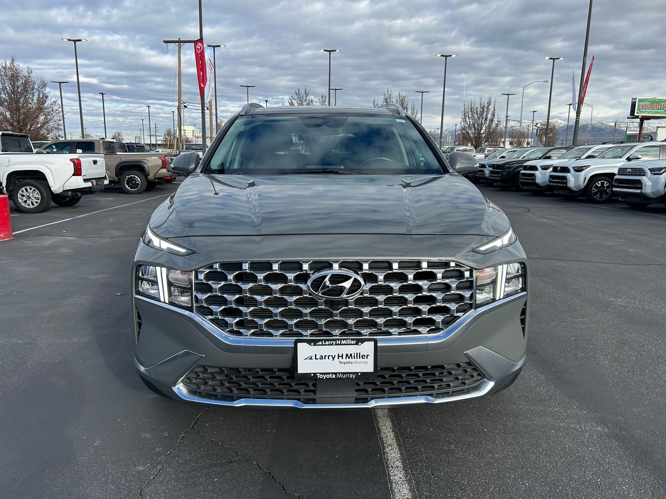 Used 2023 Hyundai Santa Fe SEL w/ Premium Package image 8