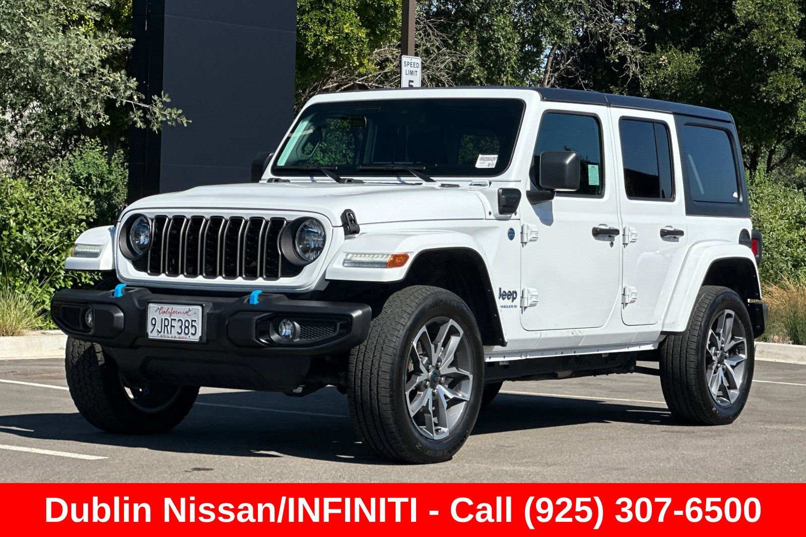 Used 2024 Jeep Wrangler Unlimited AWD/4WD image 8