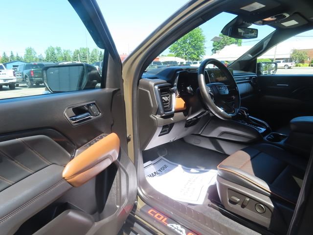 Used 2025 GMC Canyon AT4 w/ Technology Plus Package AWD/4WD image 18