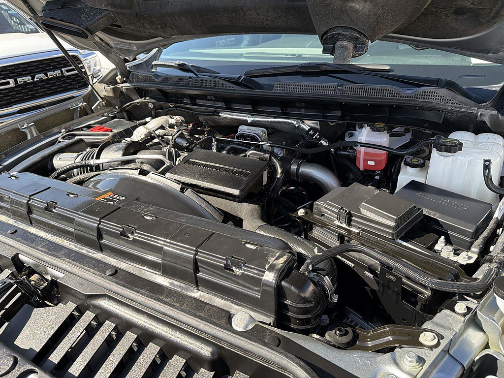 Used 2025 GMC Sierra 2500 AT4 AWD/4WD image 29