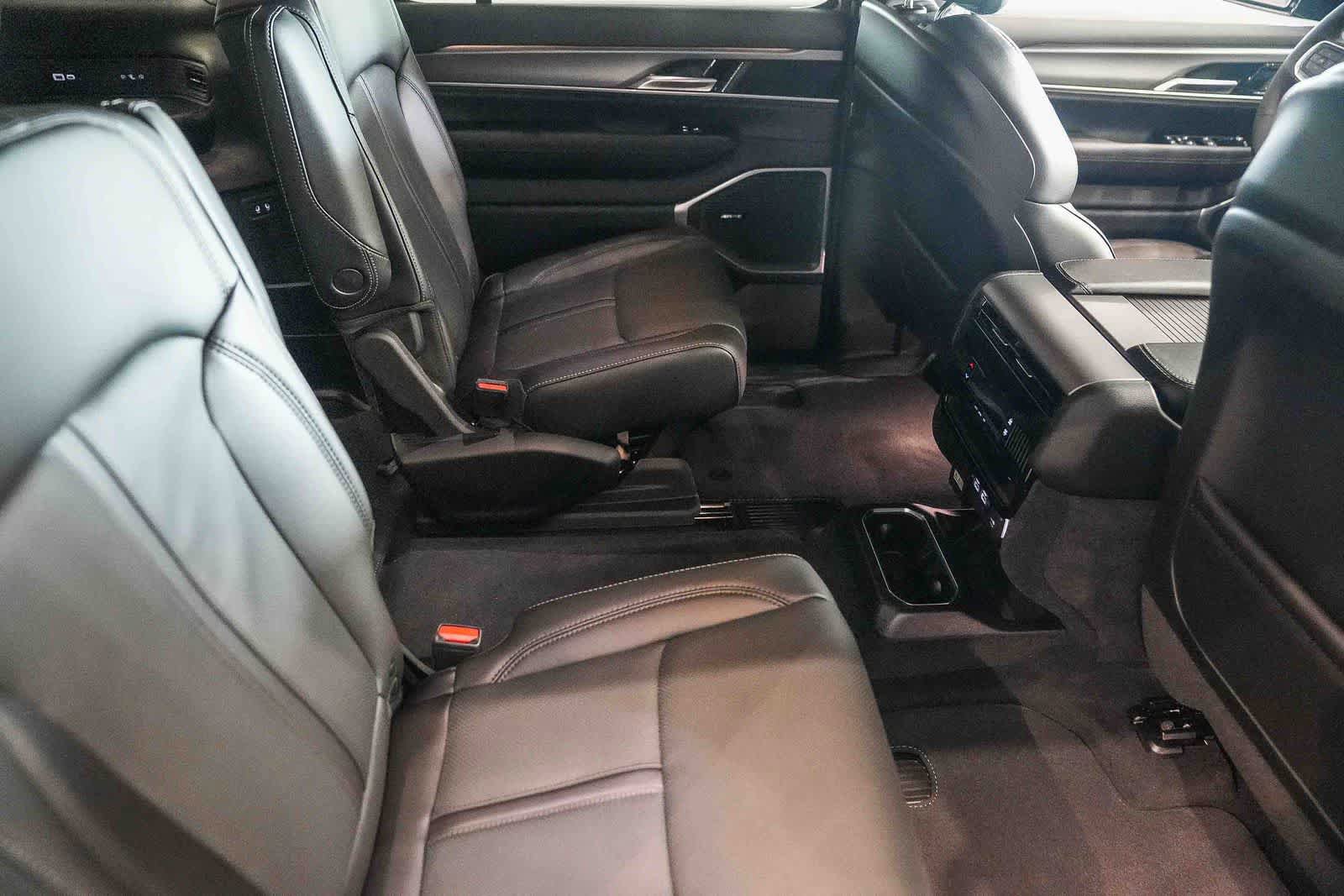 New 2026 Jeep Grand Wagoneer L 4WD image 18