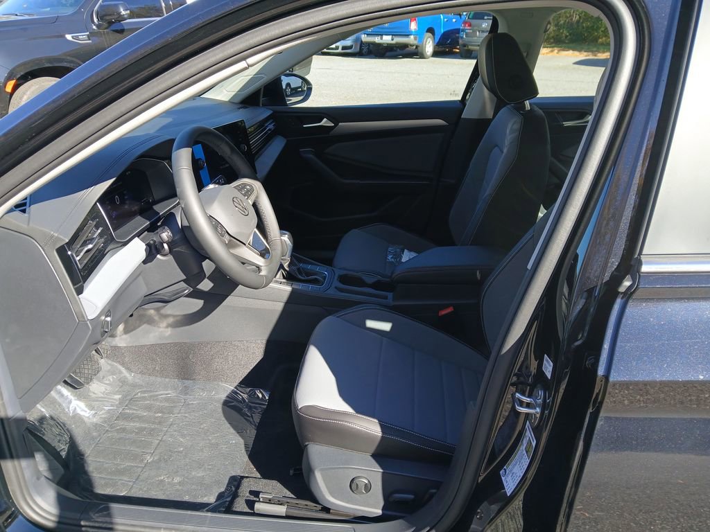 New 2026 Volkswagen Jetta SE image 9