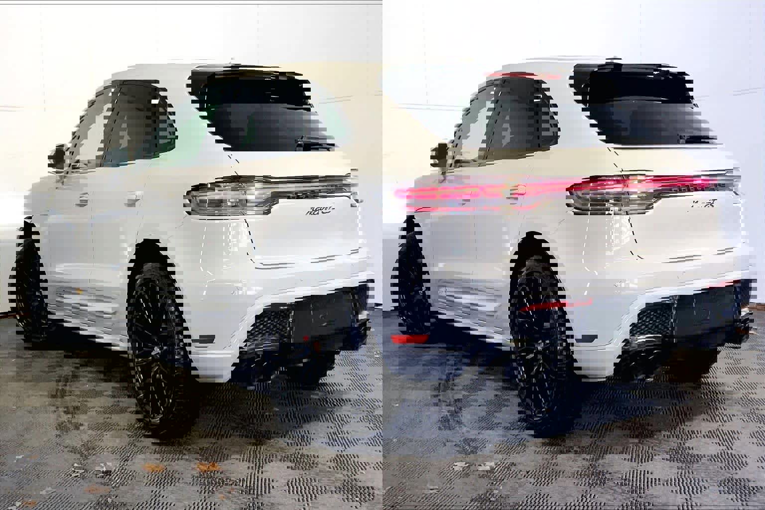 Used 2022 Porsche Macan GTS image 3